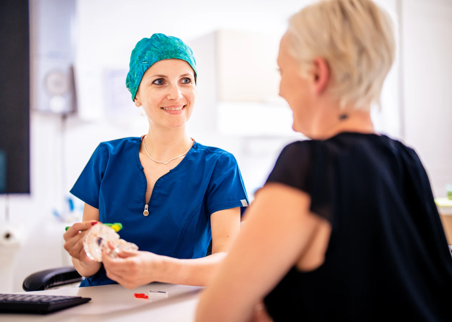 consultation implant dentaire salins les bains Bajanescu 39110